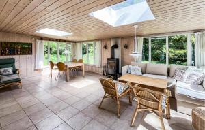 3 Bedroom Cozy Home In Fårevejle