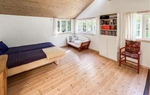 3 Bedroom Cozy Home In Fårevejle