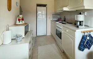 1 Bedroom Gorgeous Home In Åsa