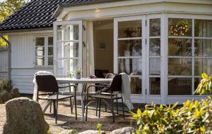 Amazing Home In Orø With Kitchen