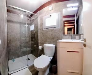 Two-Bedroom Chalet room in Amor de Crianca