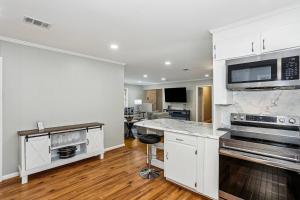 2967 Swan Lane