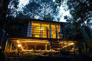 Apricot Luxury Tent Retreat in Majkhali w Heated Pool