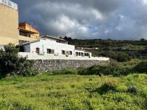 Casa Julián- Casa rural con vistas al Teide y al mar, ideal para familias y grupos