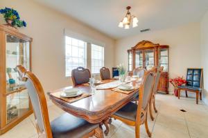 Game Room and Community Perks Davenport Getaway!