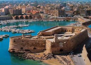 Cozy coastal apartment in Heraklion