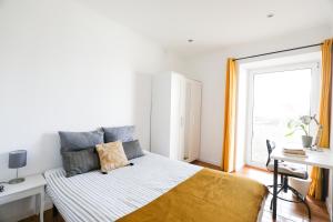 Lisbon Palette 3BR with terrace and patio