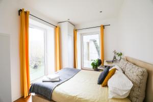 Lisbon Palette 3BR with terrace and patio