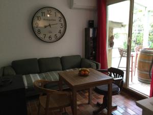 Bastidon provençal dans domaine naturiste