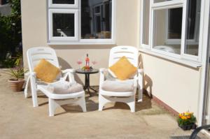 Detached Romantic Studio.