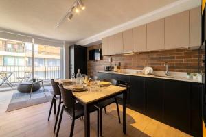 Modern lodging close to the Costanera Center