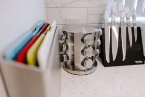 Apsley Way, 5 bed 4 bathroom house