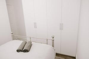 Apsley Way, 5 bed 4 bathroom house