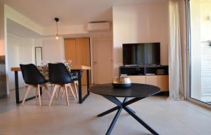 Appartement Uzès, piscine, climatisation, parking privé