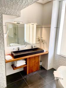 Hotels Hotel Victor Hugo : photos des chambres