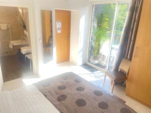 Hotels Hotel Victor Hugo : photos des chambres