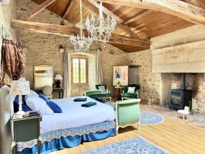 Manoir médiéval art déco - Logis des 3 Artistes