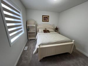 Entire 4BR Detached Home 15 Mins from the Falls, in Thorold, Perfect for 10 guests
