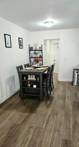 Spacious Silverlake Apartment