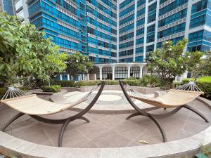 Executive 5BR Penthouse Suite in Uptown BGC