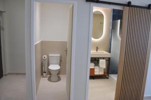 Hotels LOGIS Hotel Restaurant Le KALLISTE : Chambre Familiale (5 Adultes)