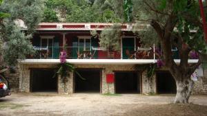 CAMPING POROS BEACH