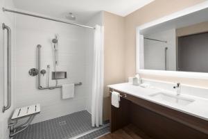 AC Hotel by Marriott Ottawa Downtown
