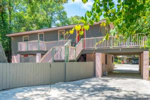 Pet Friendly Folly Vacation Three Bedroom Cottage 317 East