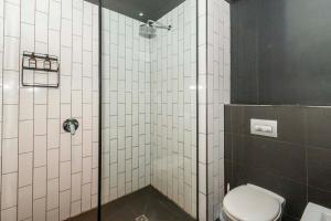 Contemporary Style in Woodstock