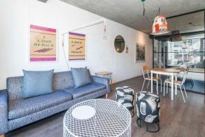 Contemporary Style in Woodstock