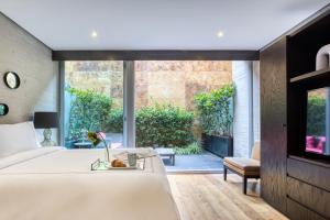 AR 218 Hotel by ULIV