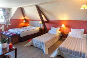 Hotels Logis Auberge le centre poitou : photos des chambres