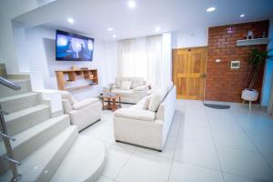 Modern House with Terrace! Near the Beaches
