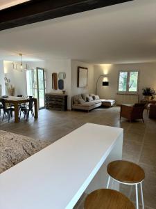 4 bedroom villa, private pool and garden