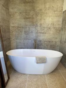 Villas 4 bedroom villa, private pool and garden : photos des chambres