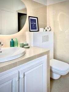 Appartement unique - 6 personnes - Clim Terrasse Parking Plages