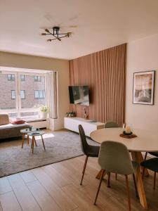 Vitamin Sea, in het centrum en naast de zee