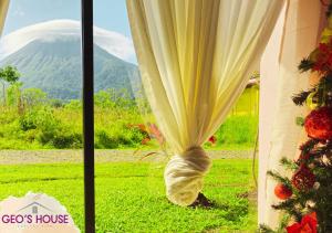 GeoS House & Volcan View