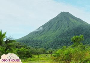 GeoS House & Volcan View