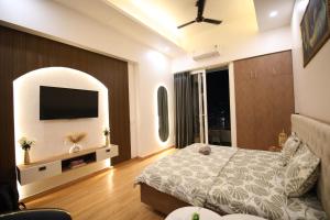 Krisvi Studios Cozy Staycation in Greater Noida