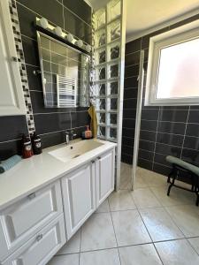 Appartements Bel Appartement , proche tram place de Strasbourg acces centre ville, plages : photos des chambres