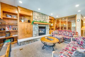 Walk to Gondola Condo with Deck in Winter Park!