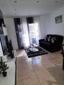 Sweet house close to airport