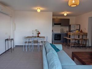 Appartements Haute-Corse Bas de villa , 2 chambres de 70 m2 , vue mer , jardin et terrasse : photos des chambres