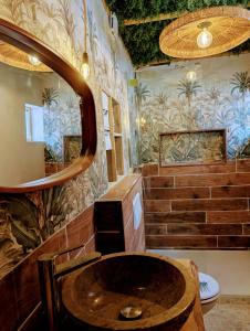 Appartements Les Spas de la mer, Appart&Spa Canopee, 100m de la plage, Love Room : photos des chambres