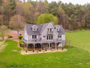 Riverbank Retreat
