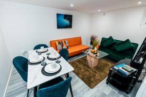 Sale 2-Bedroom Apt - Sleeps 5 - Free Parking