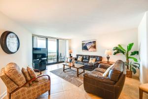 Beachfront Marco Island Condo with Stunning Views