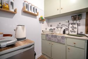 Nea Filadelfia Studio for 2 by ΜΡS