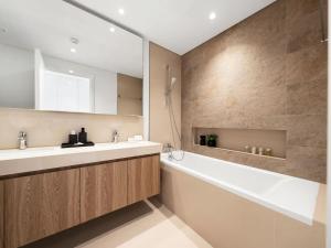 Lux 2BR Centered btwn DIFC & DT